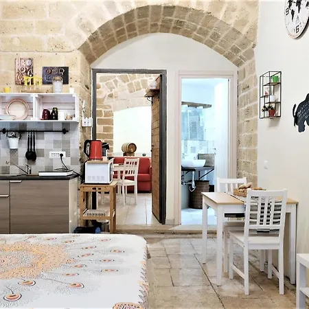 アパート Lullaby バーリ