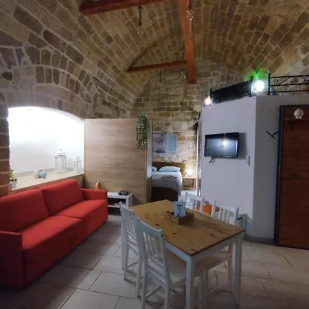 Lullaby アパート バーリ