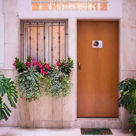 Lullaby アパート